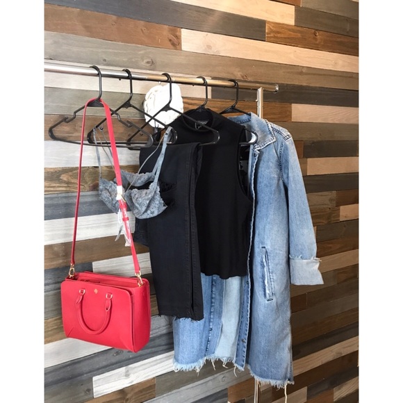 COME SHOP MY CLOSET! GREAT DEALS! I LOVE OFFERS! - Picture 1 of 2